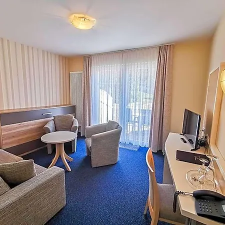 Wald-Hotel 3*