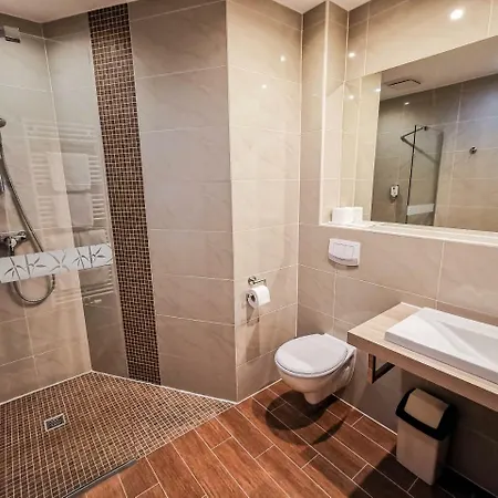 Wald-hotel فندق Sellin (Rugen)